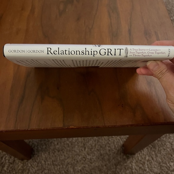 Book “The Relationship Grit” by Jon & Kathryn Gordon. - Picture 6 of 10